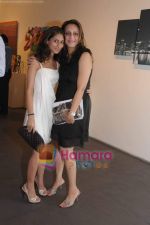 Sherina Dhalamal with Arpana Punjabi at Marigold Fine Art Event in Delhi on 3rd Dec 2009.JPG